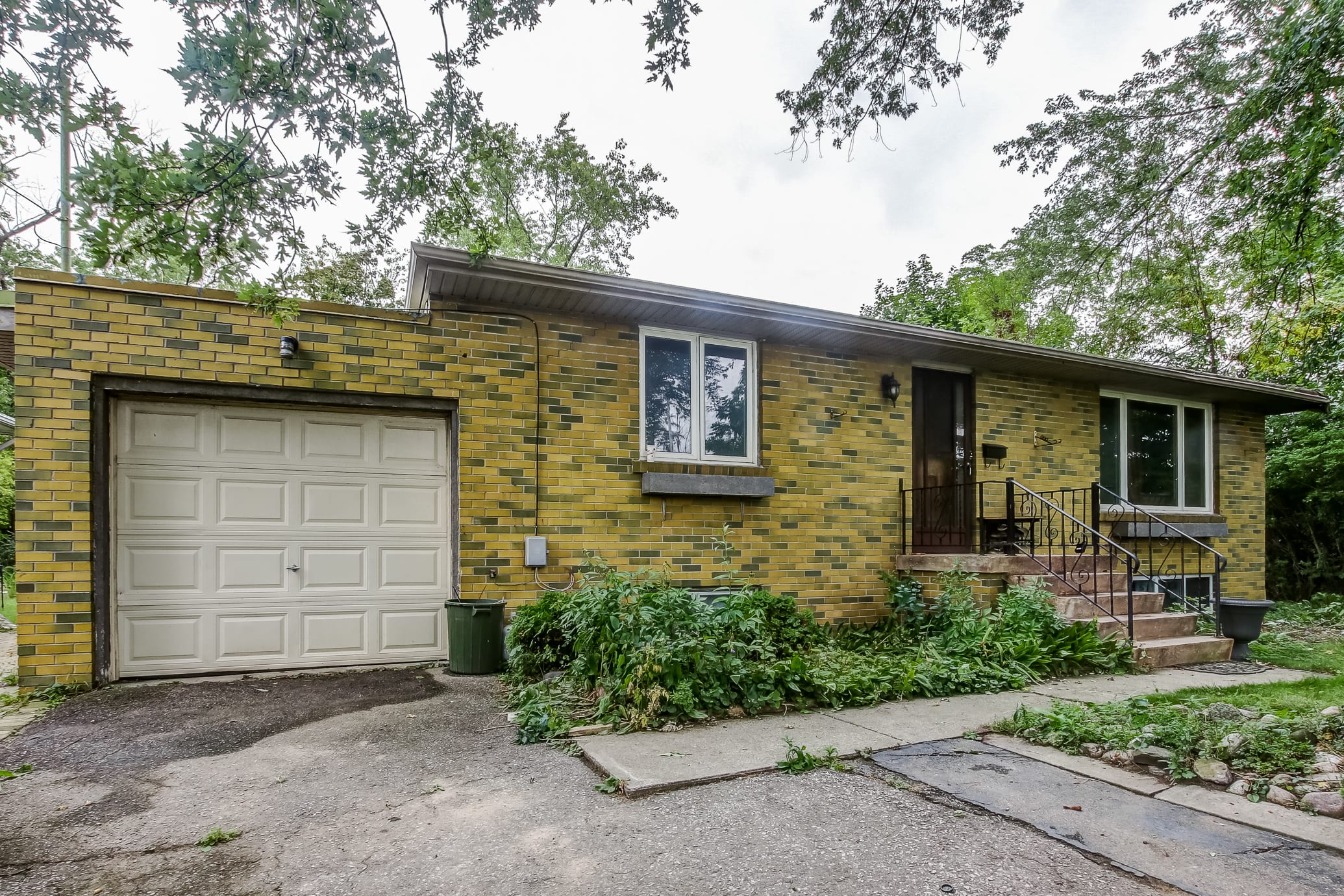 927 Southdown Rd, Mississauga