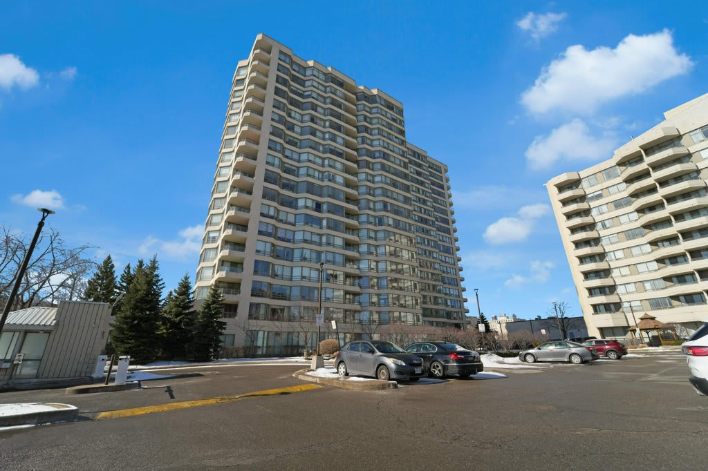 75 King Street E, 807 Mississauga