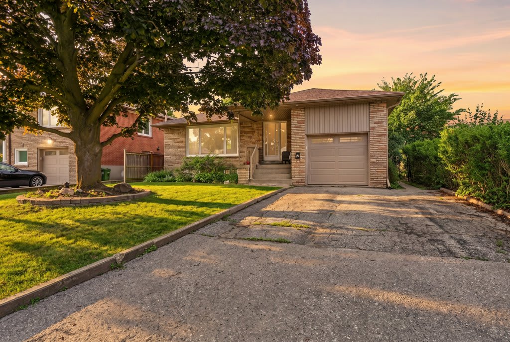 34 Clifton Avenue, Toronto
