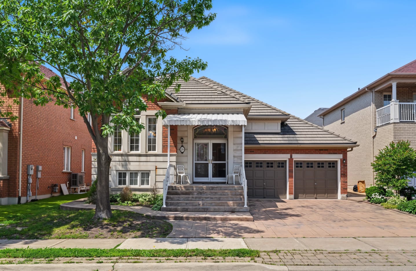 26 Saint Clare Blvd, Woodbridge