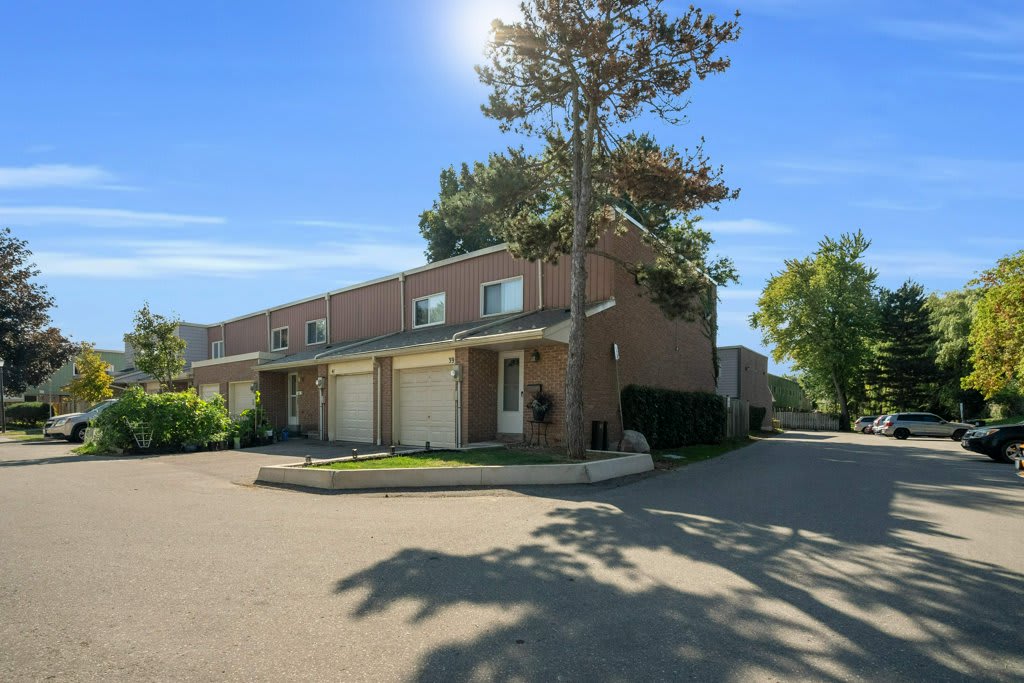 39 Pepper Vineway Toronto