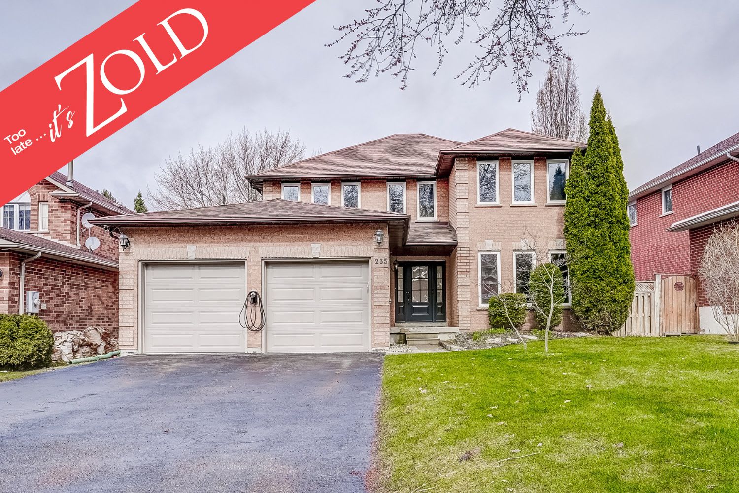 235 Rhodes Circle, Newmarket