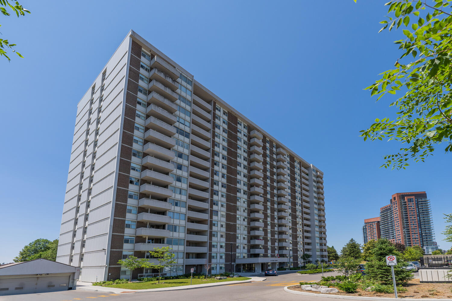44 Falby Crt Unit 1701 Ajax