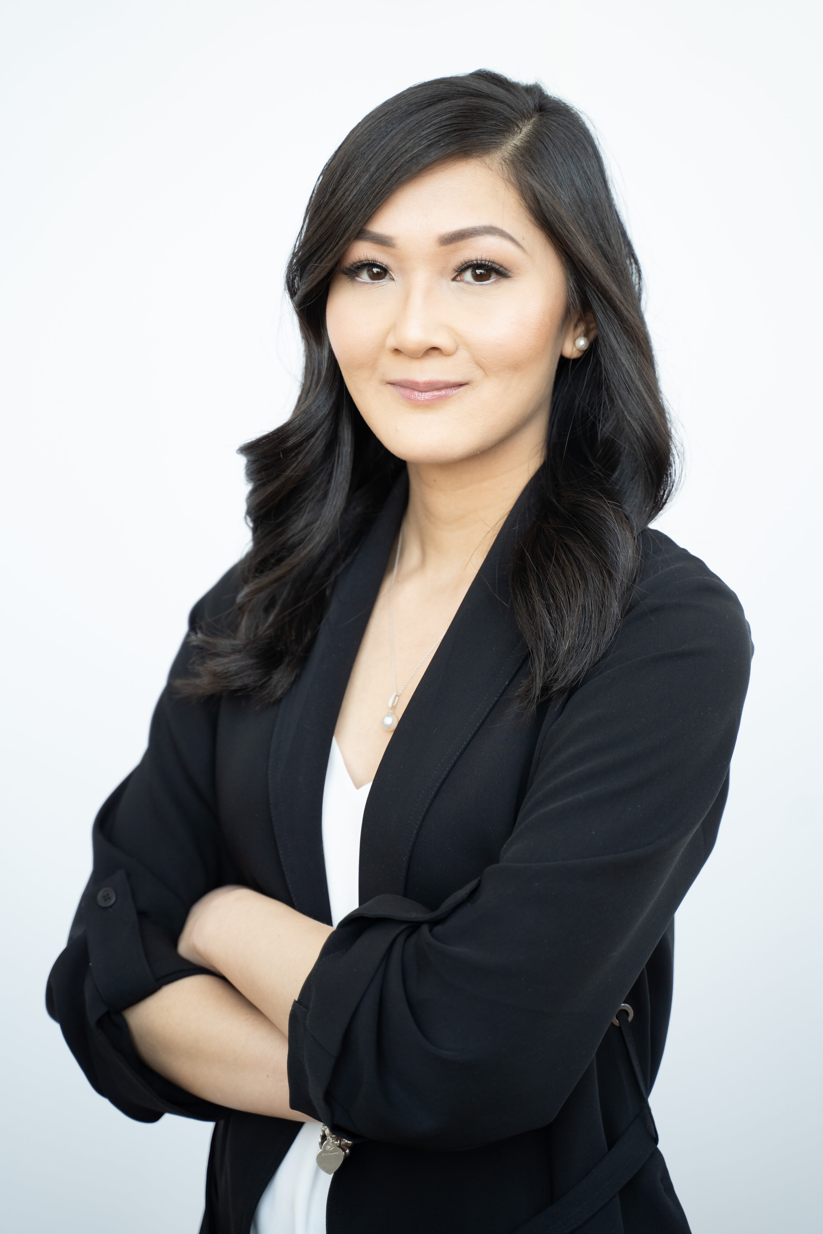 Olivia Yu, Broker